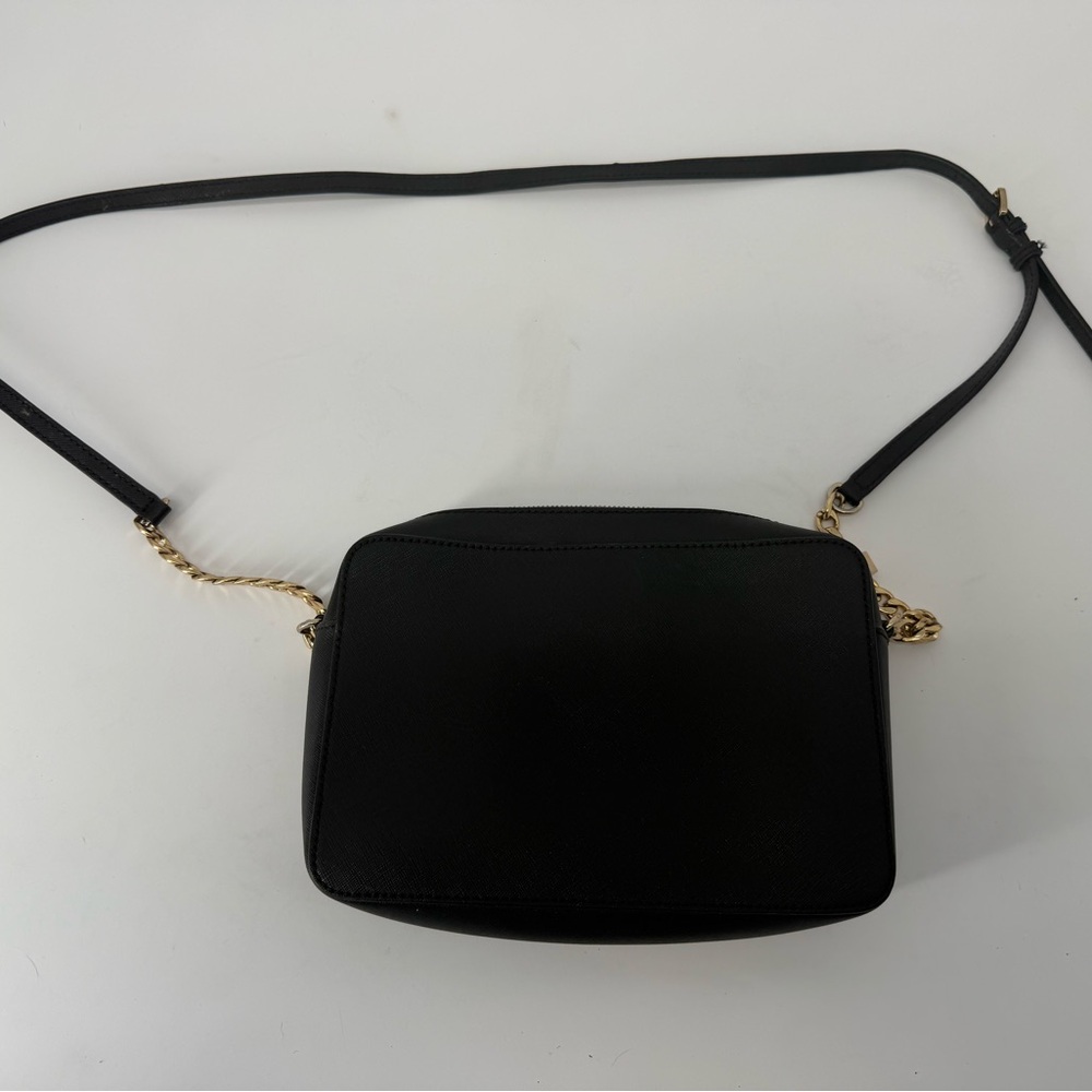 Michael Kors Black Crossbody Bag With Gold Chain. - Picture 3 of 7